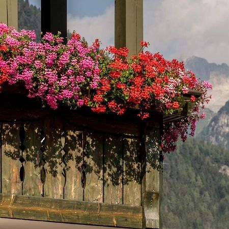 Giustino Suite Italy Pinzolo Due מראה חיצוני תמונה