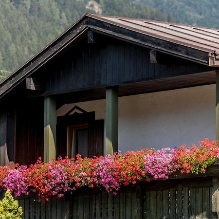 Giustino Suite Italy Pinzolo Due מראה חיצוני תמונה