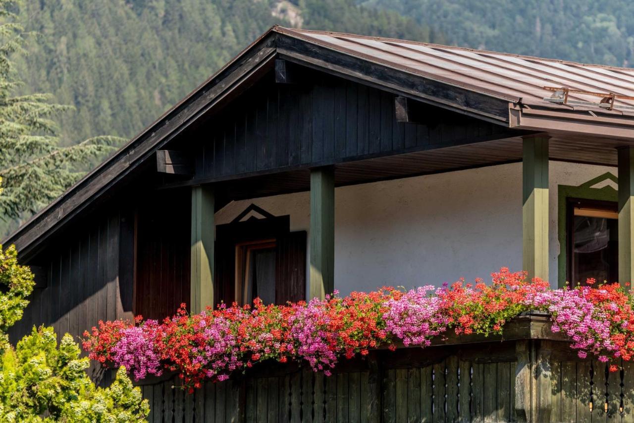 Giustino Suite Italy Pinzolo Due מראה חיצוני תמונה